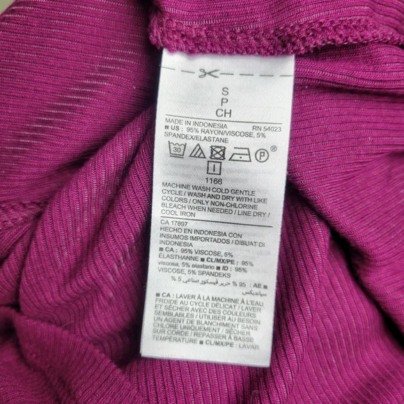 Old Navy Ribbed Knit Top - Picture 7 of 9